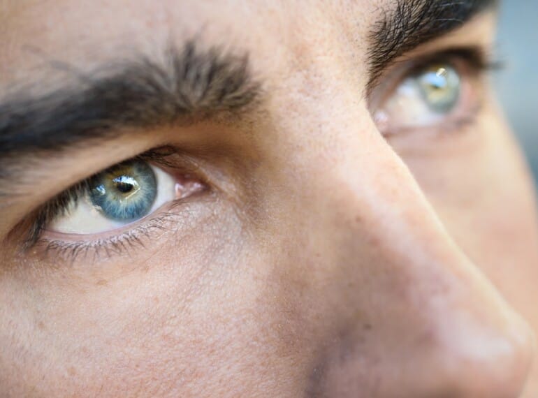 Trasplante de cejas en Neocapilar